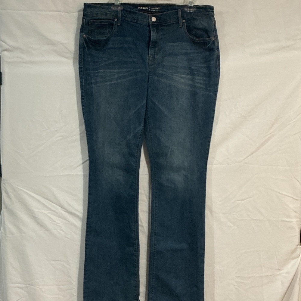 Old Navy Women's Straight Leg Jeans in Dark Blue